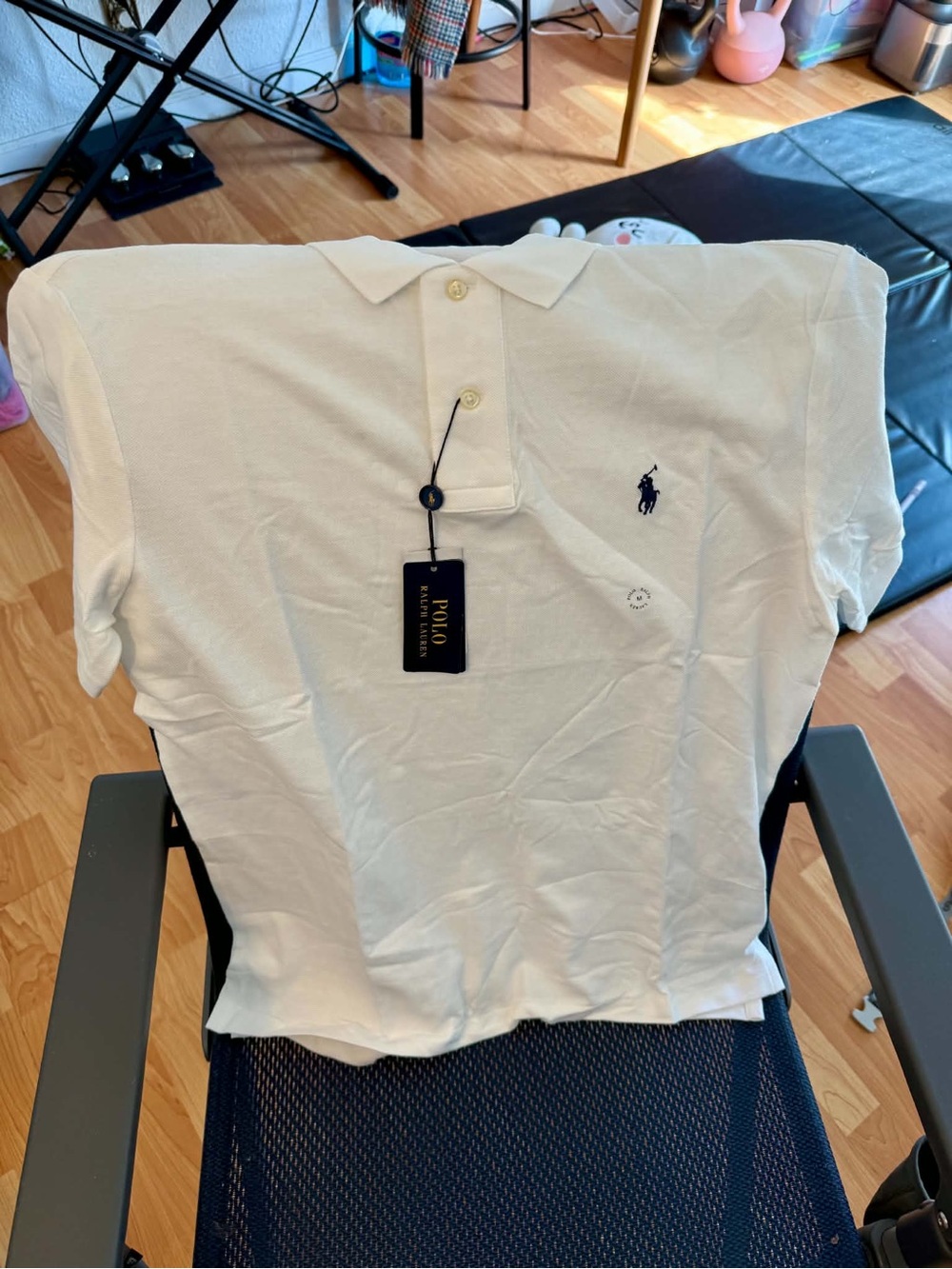 Polo shirt custom fit size M